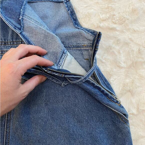 Forever 21 Women's Jean Denim Overall Shorts Romper Size Large Tie Waist Raw Hem - Picture 5 of 13